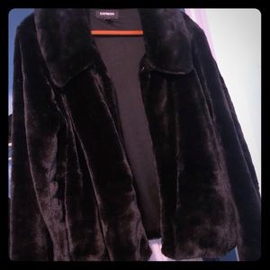 Express woman’s coat